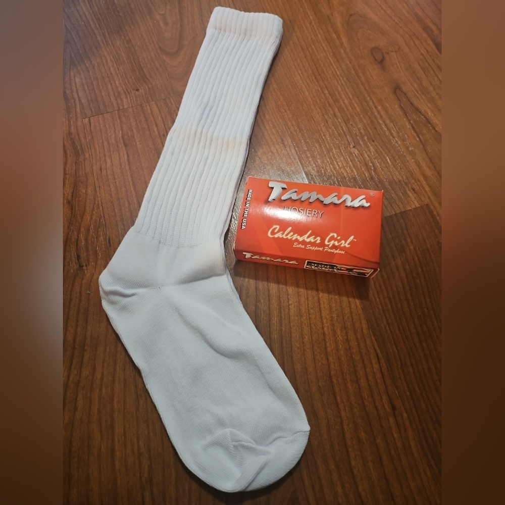 NWT Hooters Open Toe Panty Hose In Dark Suntan B & White Long Slouch Socks